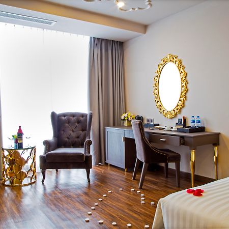 Cicilia City Hotel Saigon Center Хошимин Экстерьер фото