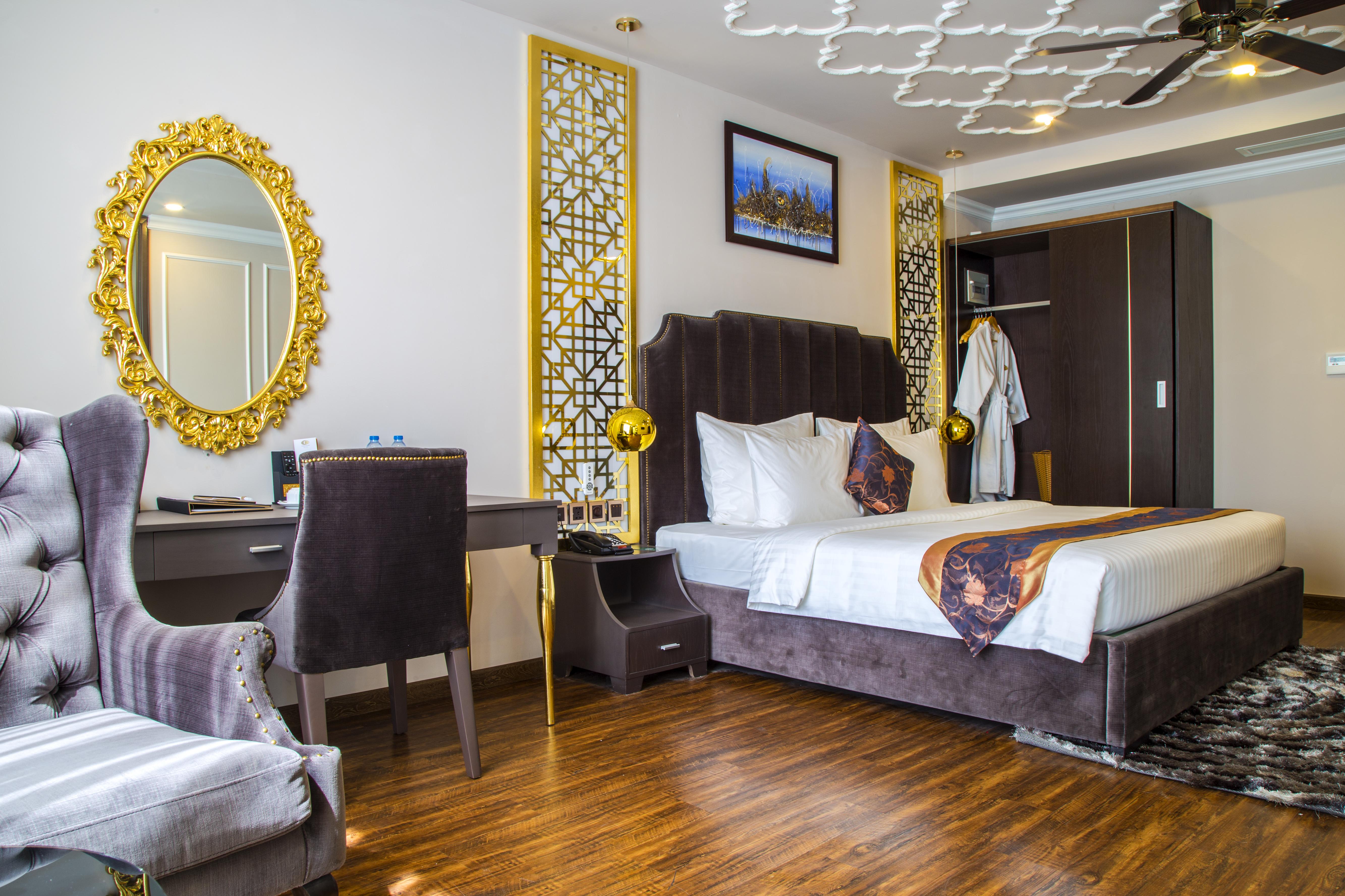 Cicilia City Hotel Saigon Center Хошимин Экстерьер фото