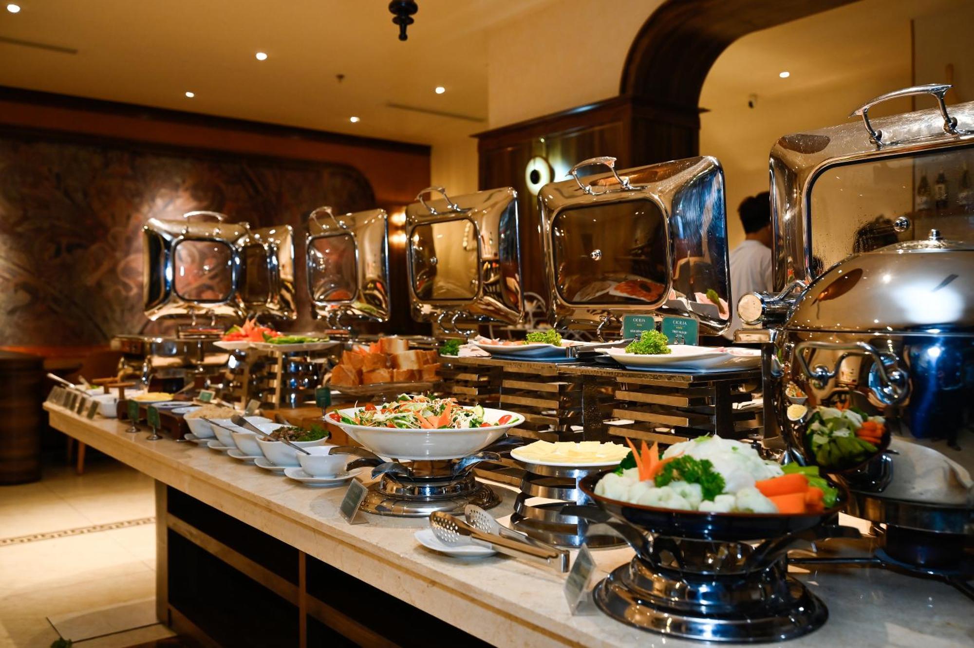 Cicilia City Hotel Saigon Center Хошимин Экстерьер фото